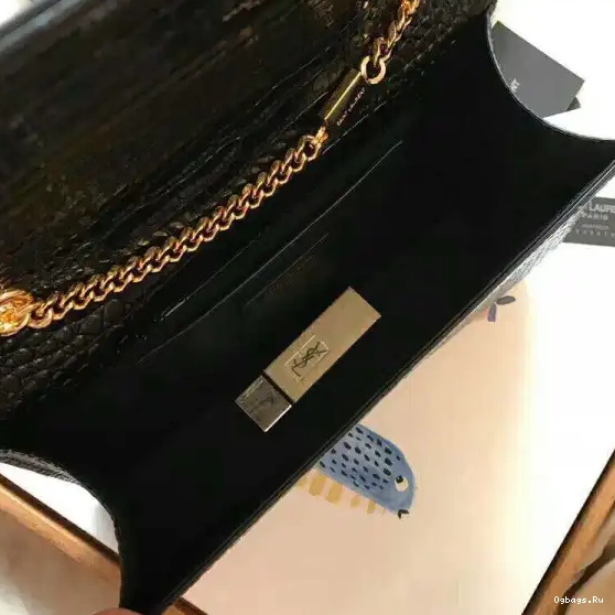 MEDIUM YSL KATE 0601